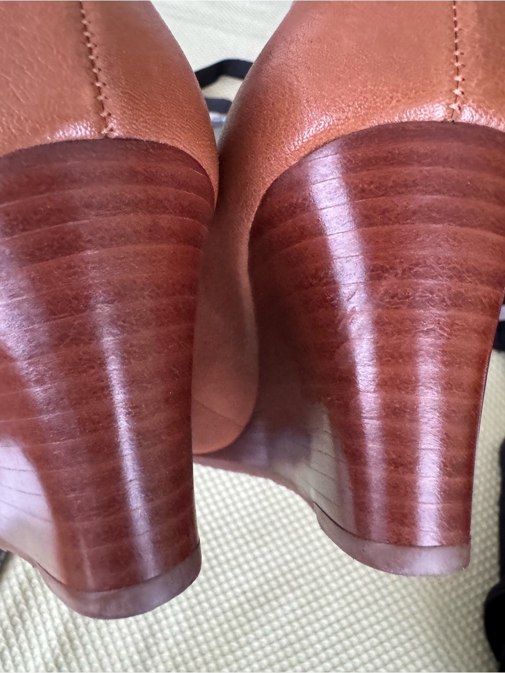 Tory Burch Size 9 Walnut Brown Pebble Leather Logo 3” Wedge Round Toe Pumps NWOT - Picture 6 of 12